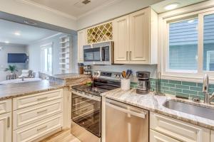 Beachfront Oasis with Pool Access in Surfside Beach!