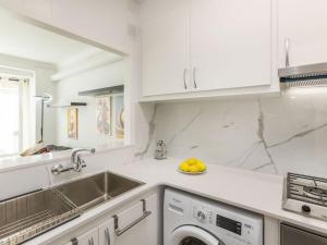 Apartment Anna III by Interhome