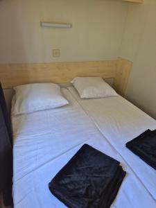 Sejours a la campagne Le mobile home est dans le pre : photos des chambres