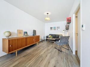 Apartment Océanide-2 by Interhome