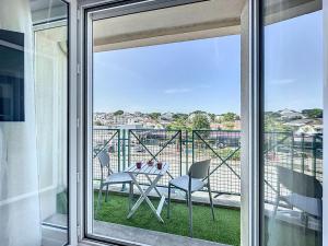 Apartment Les Roches by Interhome