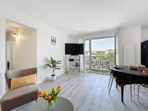Apartment Les Roches by Interhome