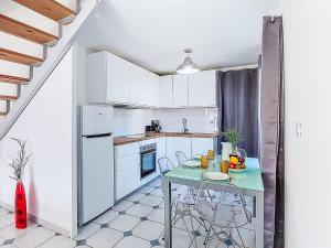 Holiday Home Les Cariatides 4 by Interhome