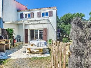 Holiday Home Les Cariatides 4 by Interhome