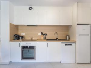 Apartment 151 Bay Street-1 by Interhome