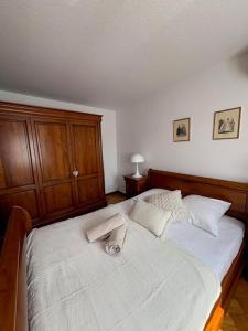 Schriner Hüss - Locations de vacances avec piscine et parking privé