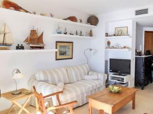 Apartment La Platja by Interhome