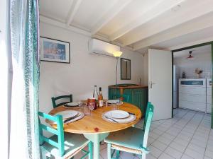 Apartment Les Terrasses du Lac-11 by Interhome