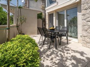 Apartment Dita-1 by Interhome