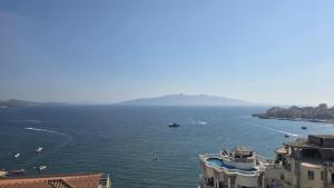 Amazing Center Sea View Apartment