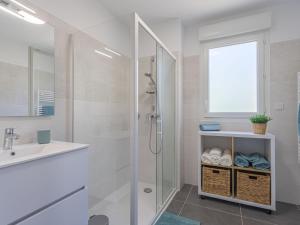 Apartment 151 Bay Street-2 by Interhome