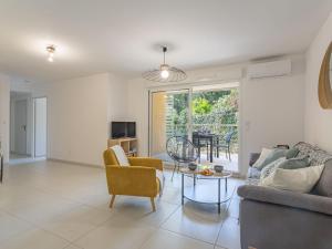 Apartment 151 Bay Street-2 by Interhome