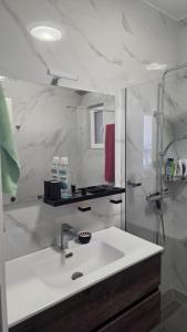 Amazing Center Sea View Apartment