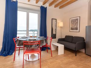 Apartment Quai Thomas by Interhome