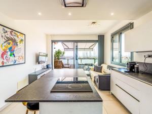 Apartment Entre Bateau et Mer by Interhome