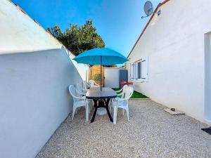 Maisons de vacances Holiday Home Maison du bois by Interhome : photos des chambres