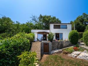 Apartment Perla 1-1 by Interhome