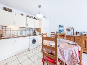 Apartment Domaine de Crespin-6 by Interhome
