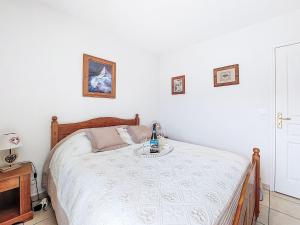 Apartment Domaine de Crespin-6 by Interhome