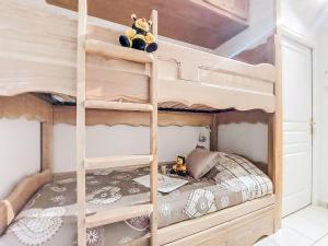 Apartment Domaine de Crespin-6 by Interhome