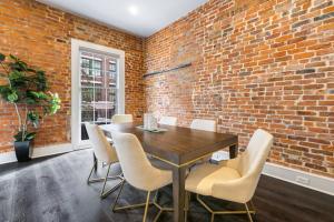 New Orleans Luxury Rentals - THE OAK