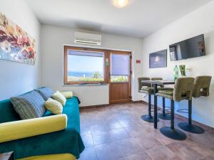 Apartment Perla 2 by Interhome