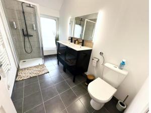 Maisons de vacances Maison Charmante - Pro & Famille - Tout Confort - 5 Chambres : photos des chambres