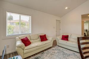 Quaint Concord Home w Covered Porch: Near Hiking