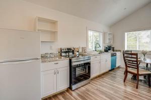 Quaint Concord Home w Covered Porch: Near Hiking