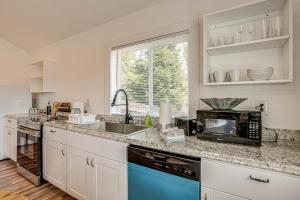 Quaint Concord Home w Covered Porch: Near Hiking