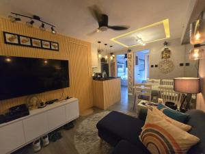 Zen Vibes Modern 2BR Asian Fusion Stay - 3-звездочные отели в городе Манила