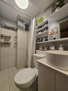 Zen Vibes Modern 2BR Asian Fusion Stay