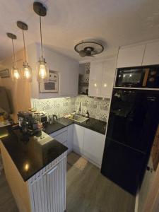 Zen Vibes Modern 2BR Asian Fusion Stay