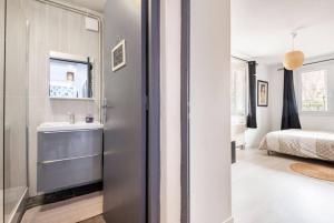 Maisons d'hotes Chambre ZEN clim piscine : Chambre Double avec Salle de Bains Privative