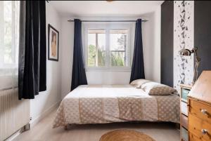 Chambre Zen Mérignac Aéroport Tram clim SDB priv