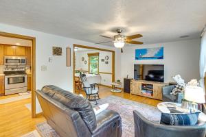 5 Mi to Harpers Ferry NHP Quiet Home with Deck