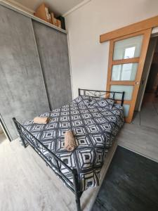 T2 COMPLET BLOIS Centre 38 M2-Parking et linge inclus