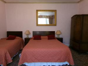 Triple Room with Shared Bathroom room in Averon Guest House