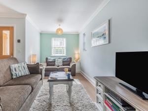 3 Bed in Christchurch 73946