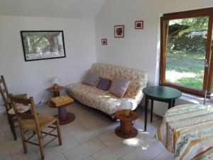 PAULAGITE de 2 à 4 pers, vue sur la Dordogne, proche de Padirac et Rocamadour