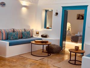 Tiara hideaway house