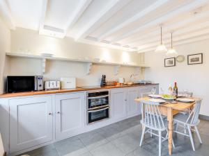 2 Bed in Betws-y-Coed SKN03