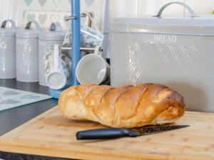 1 Bed in Brynteg 81354