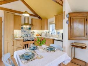 2 Bed in Holsworthy 82819