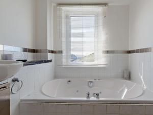 3 Bed in Ilfracombe 82274