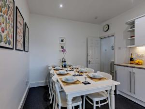 4 Bed in Malvern 57335