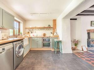 2 Bed in Llangwm FB310