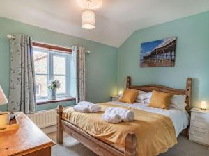 2 Bed in Bacton 86430