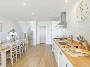 4 Bed in Westward Ho 87428