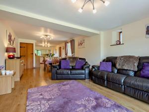 3 Bed in Liskeard OLDOA